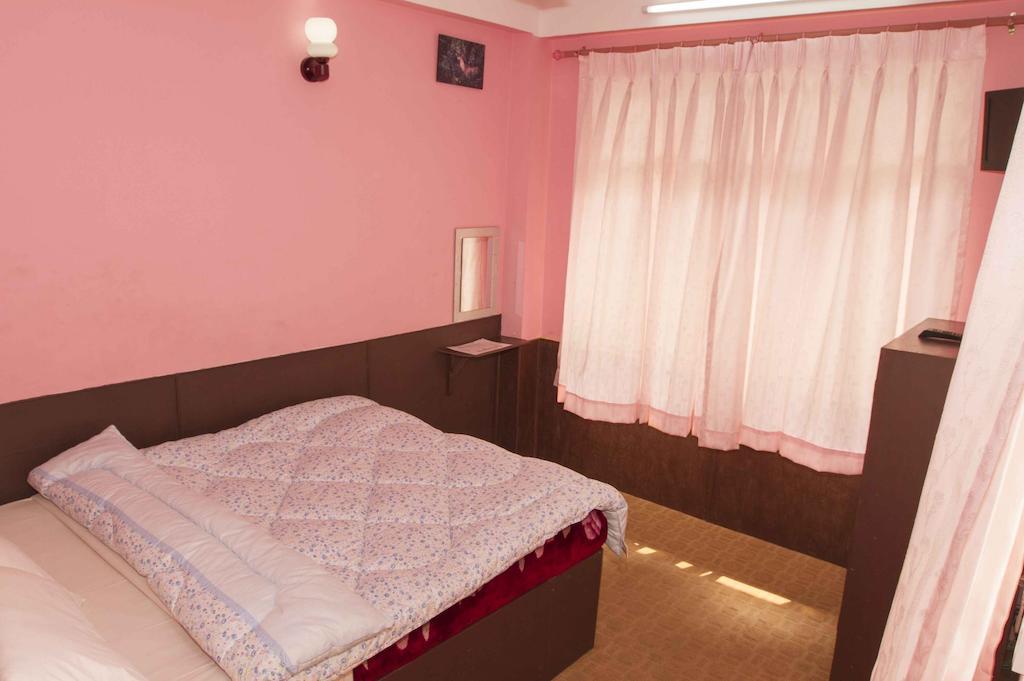 Hotel Impala Garden Катманду Номер фото