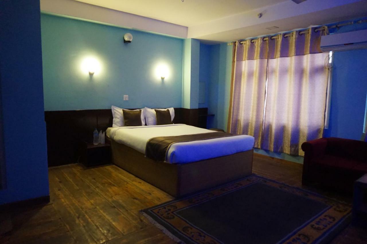 Hotel Impala Garden Катманду Экстерьер фото